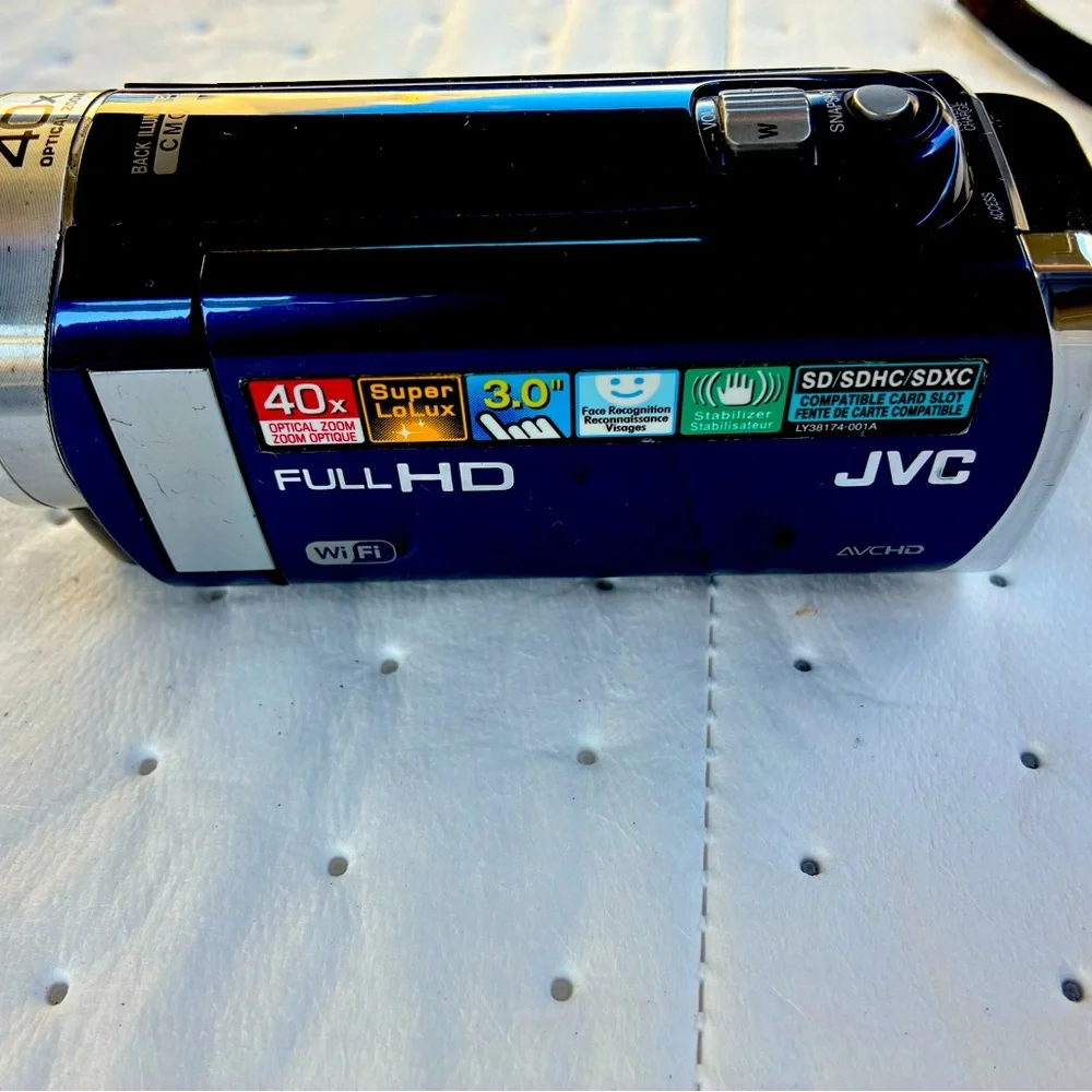JVC Everio GZ-HM30BU AVCHD Camcorder With Charger Tested